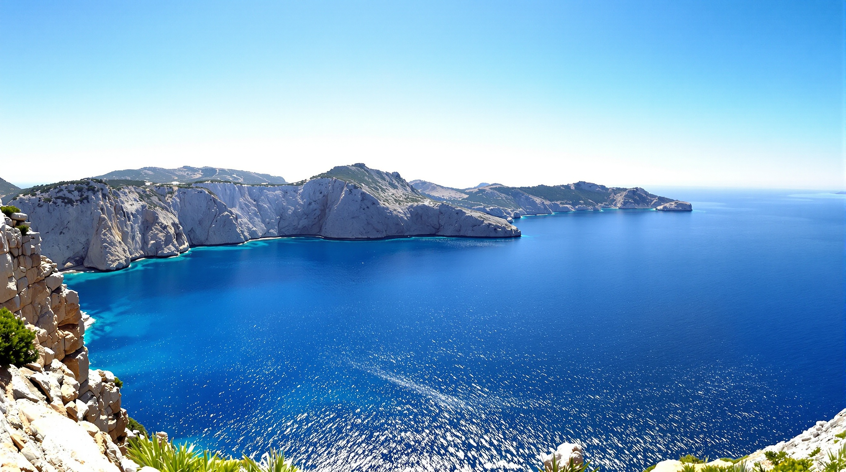 Vue panoramique depuis le sommet du Capo Rosso, tour génoise, granit rouge, Golfe de Porto